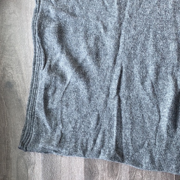 Grey infinity scarf - Picture 2 of 3